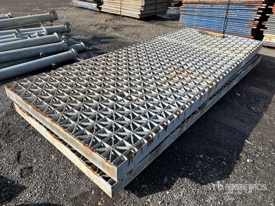 Quantity of (2) 5 ft x 12 ft 5 in Heavy Duty Bridge Grates 産業関連 - その他
