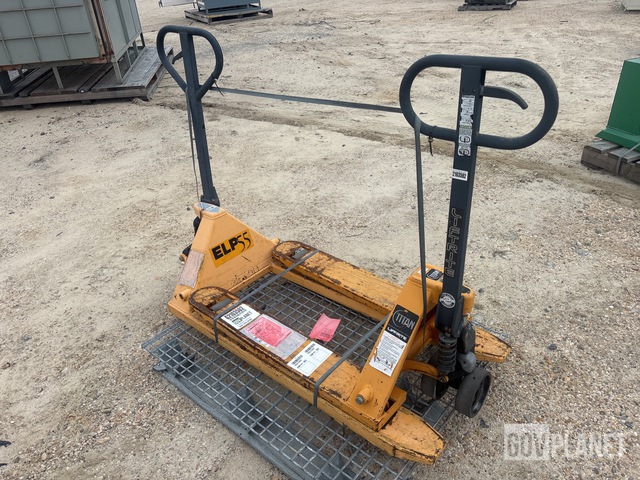 Surplus (2) Pallet Jacks in Saraland, Alabama, United States (GovPlanet ...