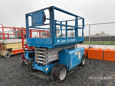 Genie GS-3268 Dual Fuel Podnośnik nożycowy