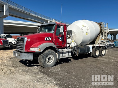2018 Mack Granite 64BR 6x4 Camion mélangeur