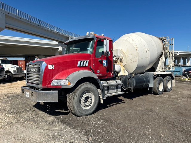 2018 Mack Granite GU813 6x4 Mixer Truck