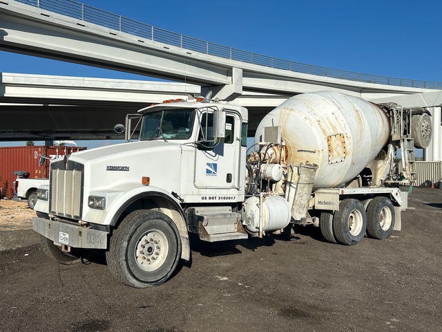 2005 Kenworth W900 8x4 Mixer Truck