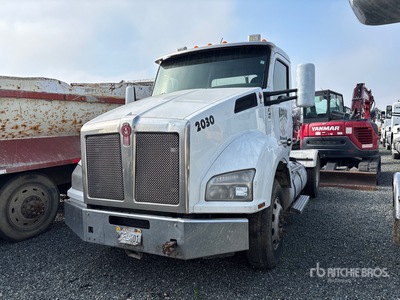 2017 Kenworth T880 4x2 S/A Day Cab Truck Tractor
