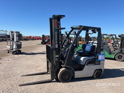 Nissan MCP1F2A25LV 4010 lb Cushion Tire Montacargas