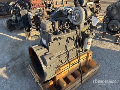 Komatsu SAA6D102 Engine