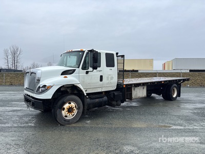 2008 International 7600 4x2 Platte vrachtwagen