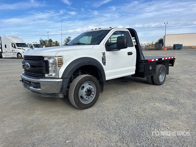 2018 Ford F-450 XL 4x2 Flatbed Truck