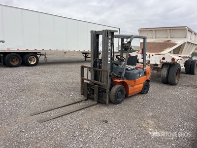 Heli CPCD25 3900 lb Cushion Tire Forklift (Inoperable)