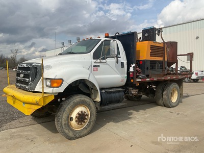 2009 Ford F-750 4x4 Flatbed Truck