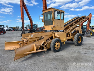 1981 Athey Windrow Elevator