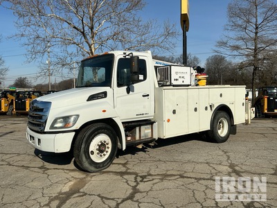 2016 Hino 338 4x2 Service Truck