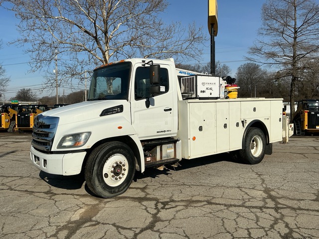 2016 Hino 338 4x2 Service Truck