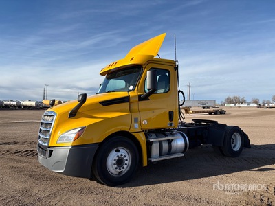 2020 Freightliner Cascadia 126 4x2 S/A Day Cab Truck Tractor