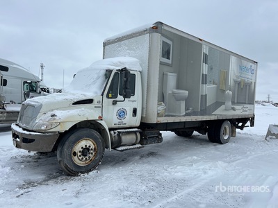 2009 International 4300 SBA 4x2 Furgoneta caja cerrada (Inoperable)