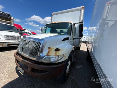 2009 International 4300 SBA 4x2 Camion fourgon (Inoperable)