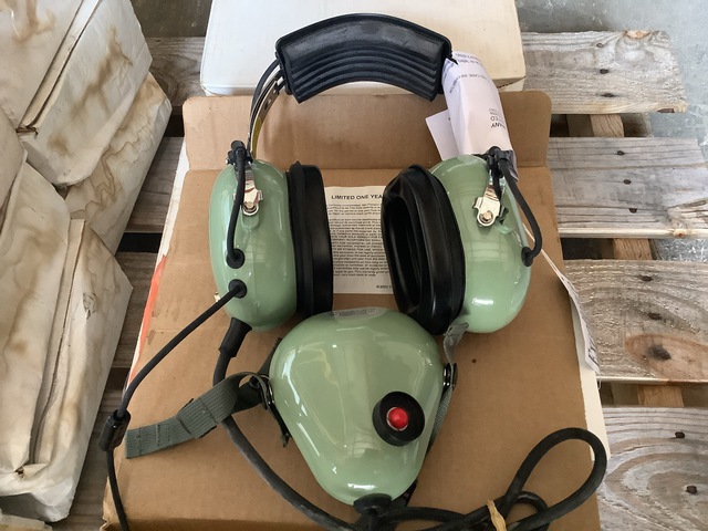 (14) David Clark Headsets