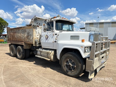 1985 Ford LTL9000 6x4 شاحنة قلابة /محورين
