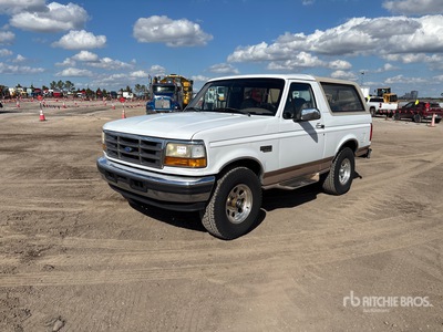 1996 Ford Bronco Eddie Bauer Edition 4WD Véhicule utilitaire sport