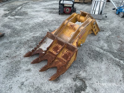 Teran 30 in Excavator Thumb - Fits Cat 320