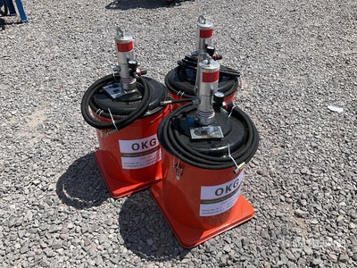 Quantity of (3) 2025 OKG HP-PGP40 Lote de Bombas de Grasa (Sin Usar) / Grease Injection Equipment (Unused)