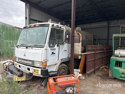 1988 Mitsubishi FVM 5000 L 4x2 Camión Cisterna de Combustible