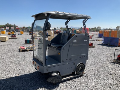 2025 OKG DY-1400P Ride-On Electric Barredora (Sin Usar) / Spazzatrice pavimenti (Unused)