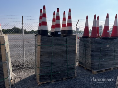 Quantity of (220) 2025 TL C-90 Lote de Conos de Trafico (Sin Usar) / Coni per segnalazioni stradali (Unused)