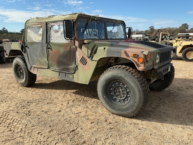2006 AM General M1097R1 HMMWV 4 Door Soft Top w/Truck Body