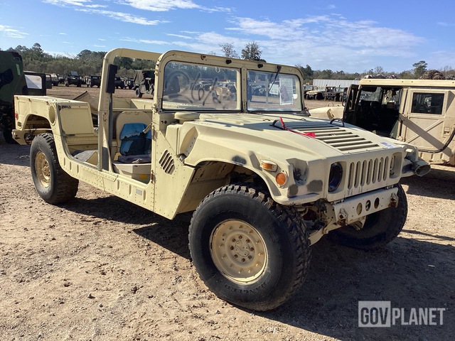 1985 AM General M1097R1 HMMWV 2 Door w/Truck Body