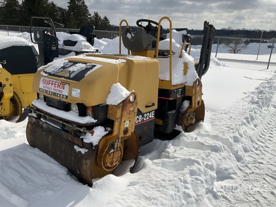 2004 Cat CB224E Compacteur  double bille