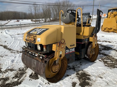 2004 Cat CB-224E Double Drum Roller