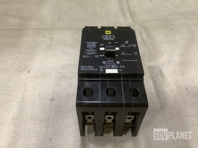 (30) Square D EDB34020 Circuit Breakers