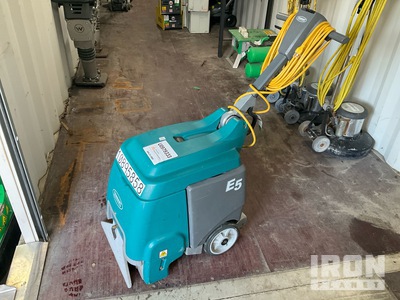 2023 Tennant E5 Walk-Behind Electric Fregadora de Suelos
