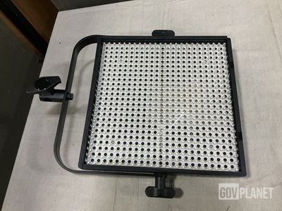 (21) Litepanels LP-1x1 5600K-SPOT Softlights