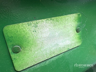 2001 John Deere 7810 4WD Tractor