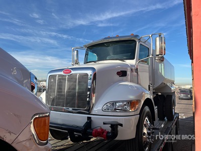 2016 Peterbilt 337 2000 gal 4x2 Ciężarówka na wodę
