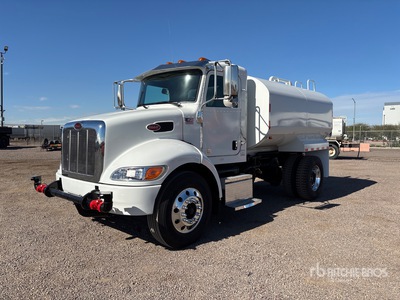 2016 Peterbilt 337 2000 gal 4x2 Camion cisterna de agua