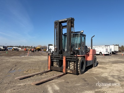 2018 Toyota 50-4FDK160 33000 lb Pneumatic Tire Forklift