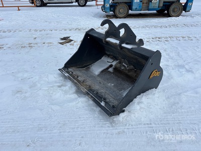 48 in Q/C Cleanup Excavator Bucket - Fits Takeuchi TB290CRA
