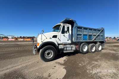 2005 Mack CV713 6x4 を見 Dump Truck