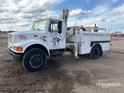 American on 1997 International 4900 4x2 Boom Truck