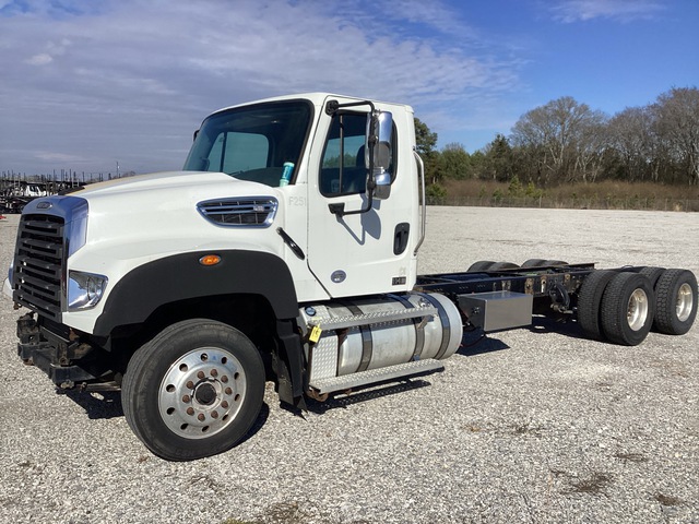 2020 Freightliner 114SD 6x4 Cab and Chassis 2020 Freightliner 114SD 6x4 Cab and Chassis