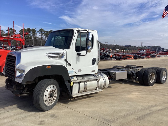 2019 Freightliner 114SD Cab and Chassis 2019 Freightliner 114SD Cab and Chassis