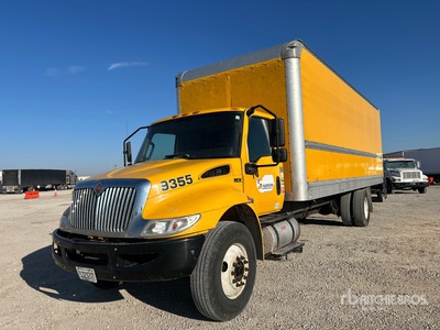2020 International MV607 4x4 Moving Van Truck