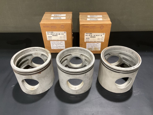 (12) Detroit Diesel 05144912 Pistons