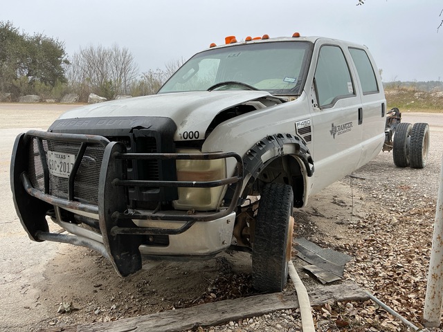 2008 Ford F-450 XL 4x4 Crew Cab Cab and Chassis (Inoperable) 2008 Ford F-450 XL 4x4 Crew Cab Cab and Chassis (Inoperable)