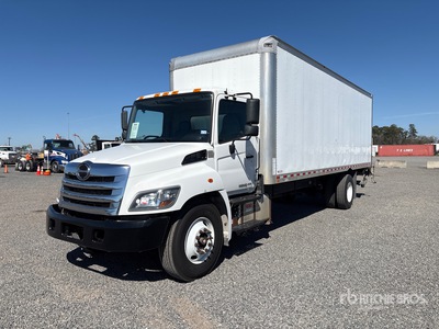 2020 Hino 268 4x2 Camion fourgon