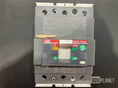 (5) ABB SACE Tmax Circuit Breakers