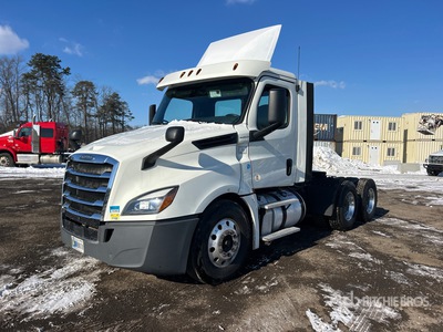 2018 Freightliner Cascadia 126 6x4 T/A Day Cab Truck Tractor