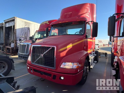 2015 Volvo VNM200 4x2 Ciągnik siodłowy z kabiną dzienną S/A